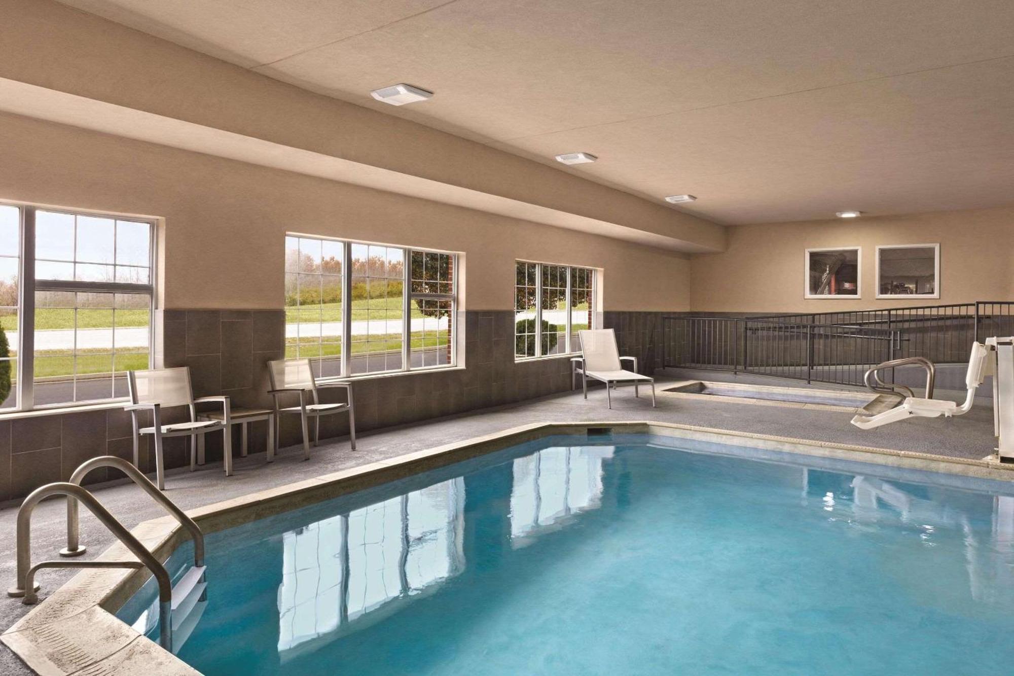 Country Inn & Suites By Radisson, Georgetown, Ky Buitenkant foto